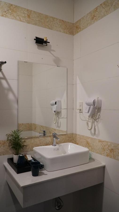 Bros Hotel مدينة هوشي منه المظهر الخارجي الصورة